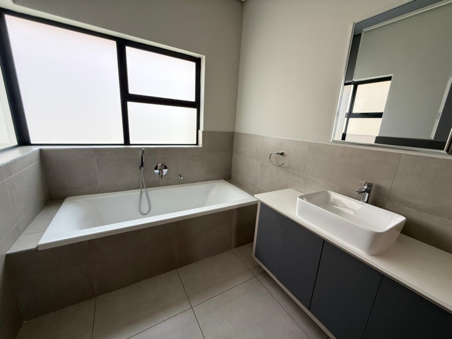 To Let 4 Bedroom Property for Rent in Wild Olive Estate Free State